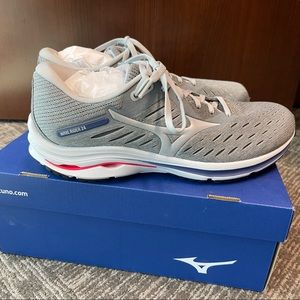 Mizuno Women’s Wave Rider 24 Running Shoes